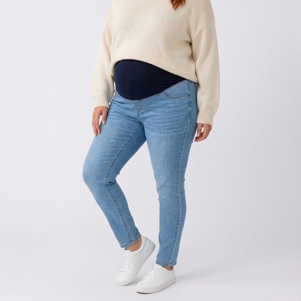 Maternity light Blue Stretch Denim Jeans with Black Waist Panel 6/28R